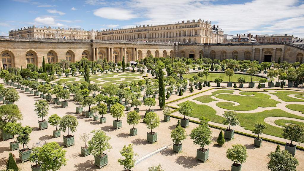 2560px-Cha__teau_de_Versailles__Orangerie_